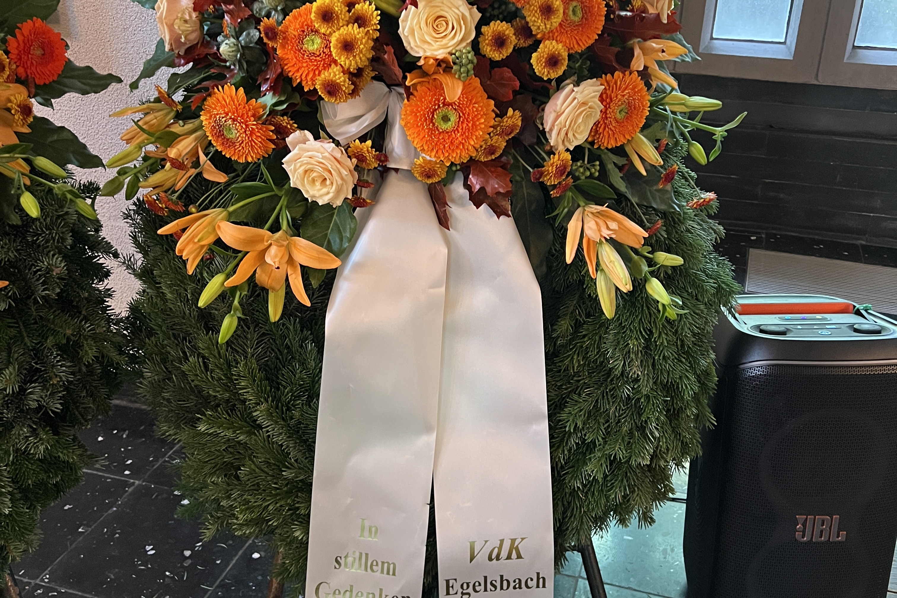 Unser Kranz in der Trauerhalle