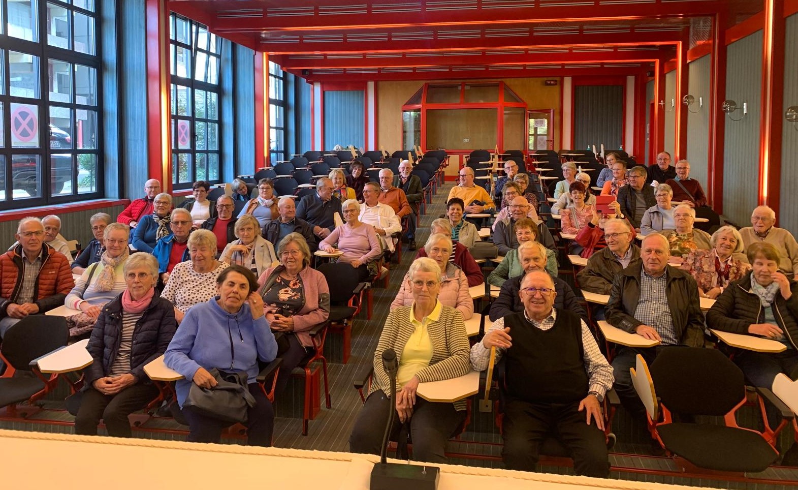 Beim Vortrag mit Dr. Edel im Atrium des HKZ Rotenburg/Fulda