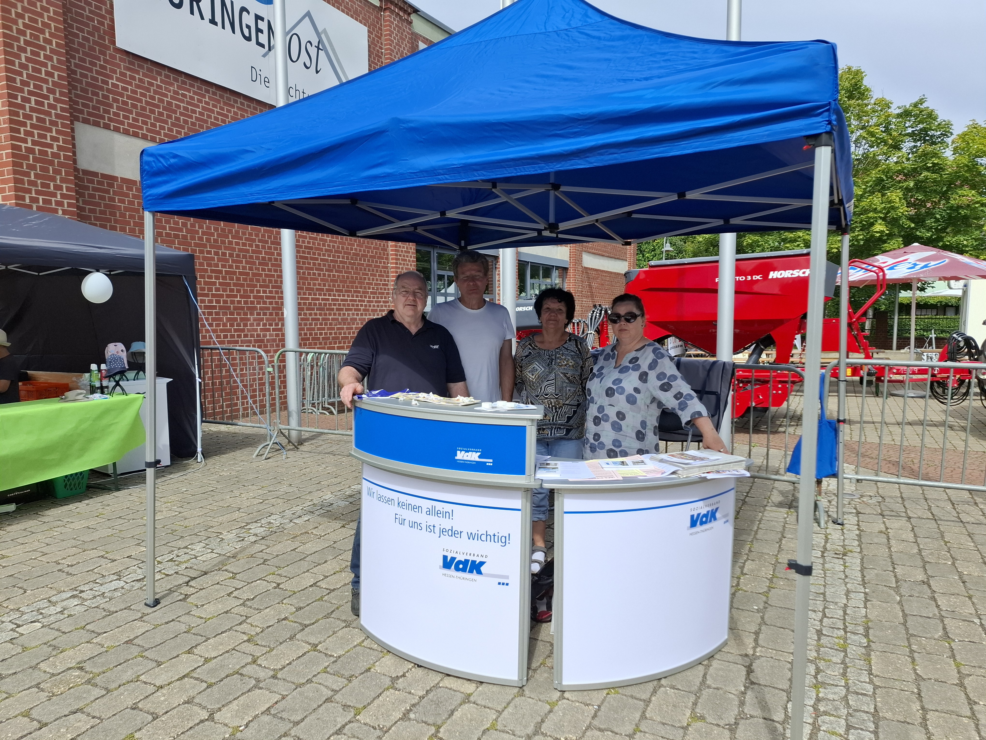 Standbetreuung zun Stadtfest durch Vdk Mitglieder